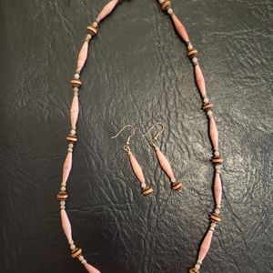Womens beaded necklace